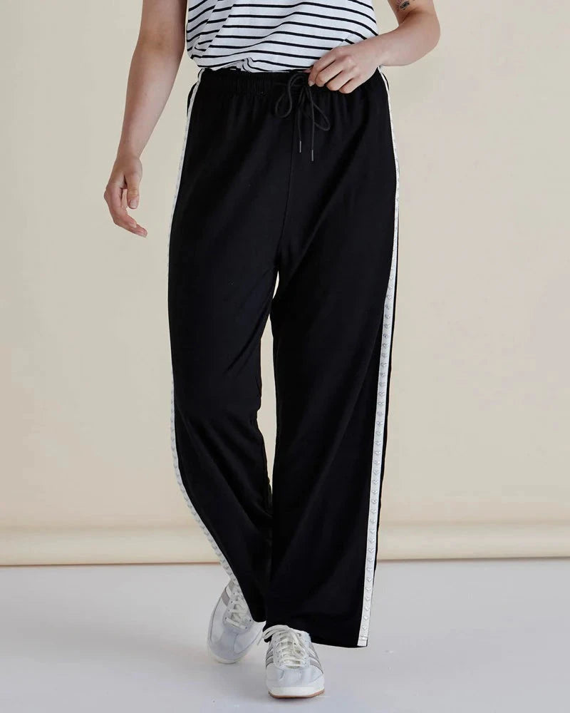 Evelyn Wide Leg Jogger - Black Pants Betty Basics 