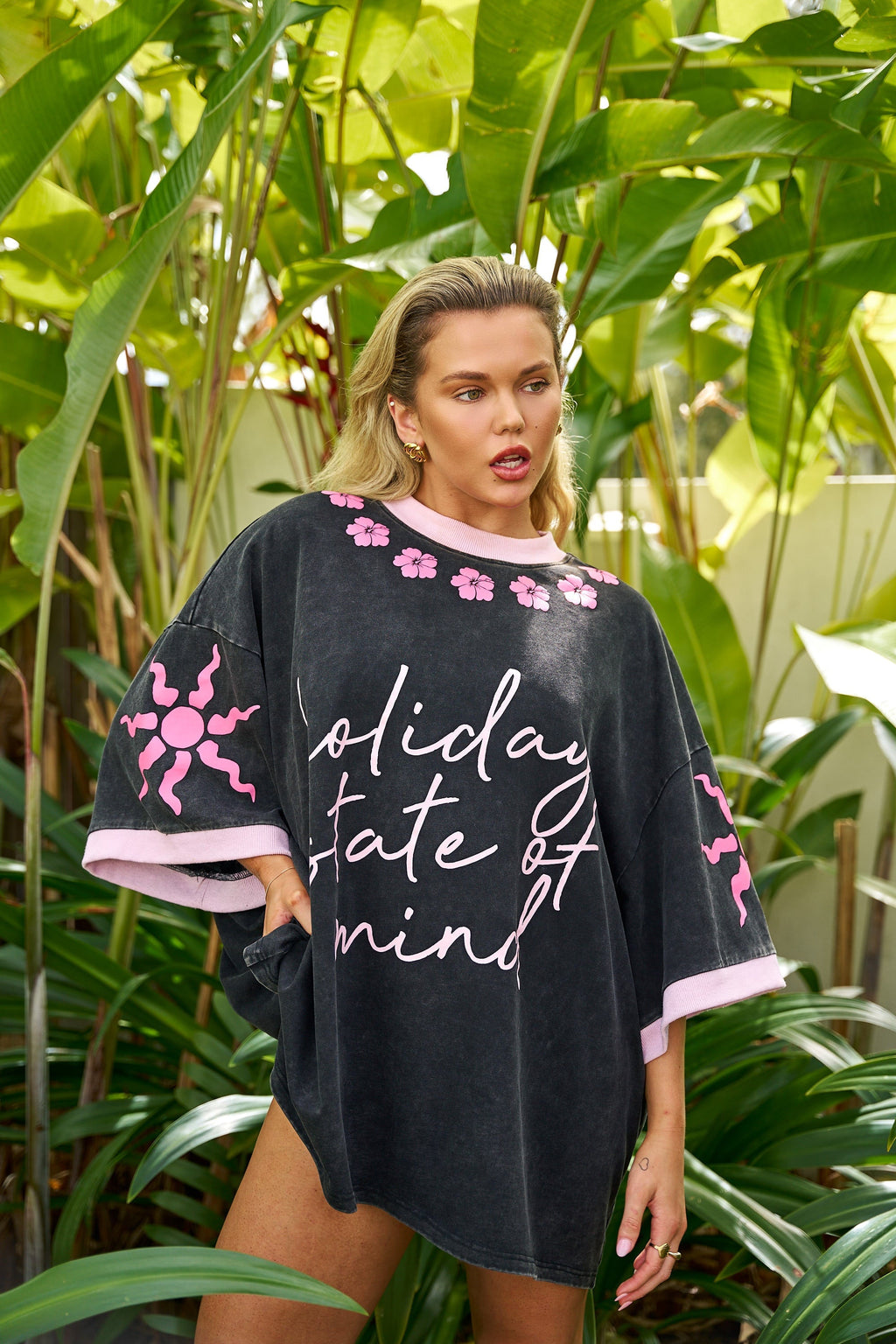 Holiday State Tee Tee Hibiscus Hotel 