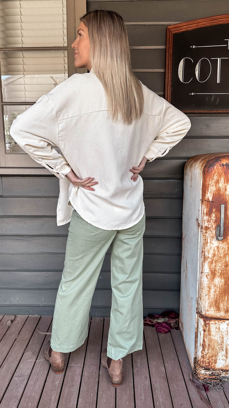 Kiran Corduroy Overshirt - White Top Mutig 