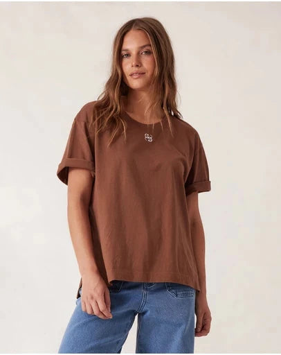 Stevie Slouchy Split Hem Tee - Milk Choc Shirt Ceres Life 