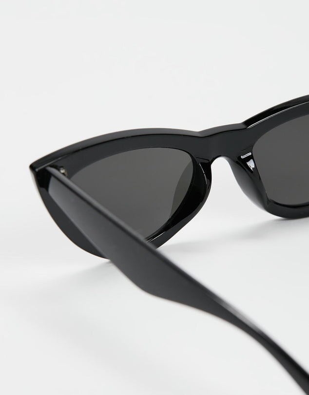 KISS KISS - Black Reality Eyewear 