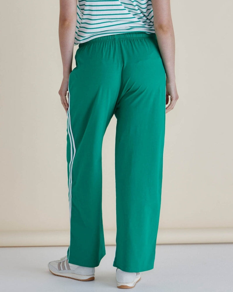 NIKKI RELAX COTTON JOGGER - Green Pants Betty Basics 