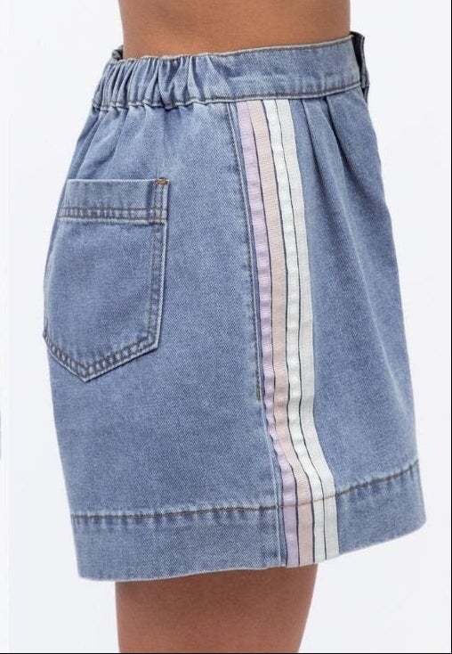 Side Stripe Shorts - Light Wash Jeans Label Of Love 